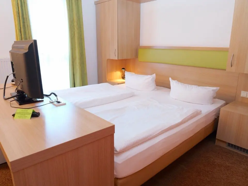 2 Zimmer Wohnung mit 30 m² in Karlsruhe – Bild 2