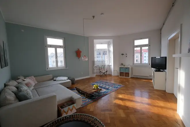 6 Zimmer Wohnung mit 196 m² in Nürnberg – Bild 1