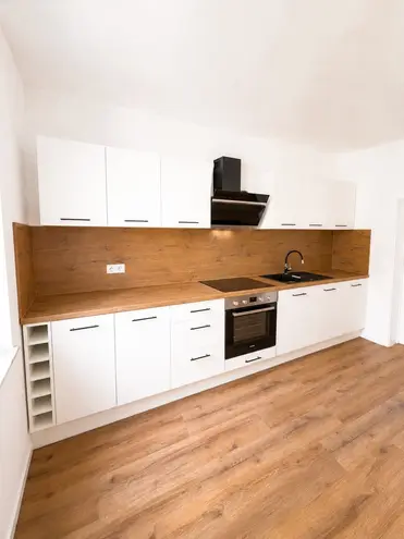 4 Zimmer Wohnung mit 93 m² in Halle (Saale) – Bild 1