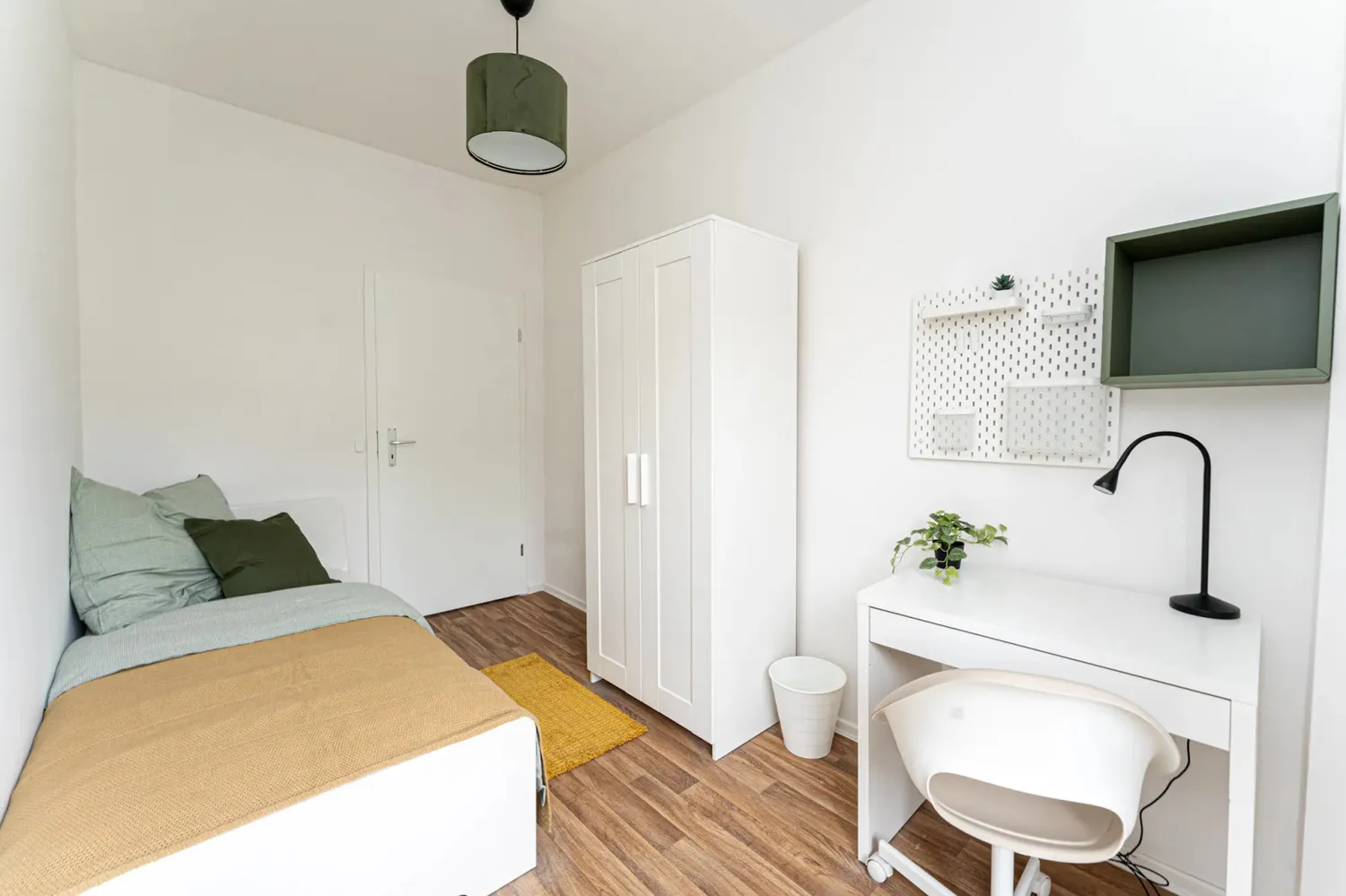 Shared room with 10 m² in Berlin – Photo 1