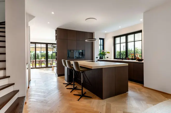 5 Zimmer Haus mit 201 m² in München – Bild 3
