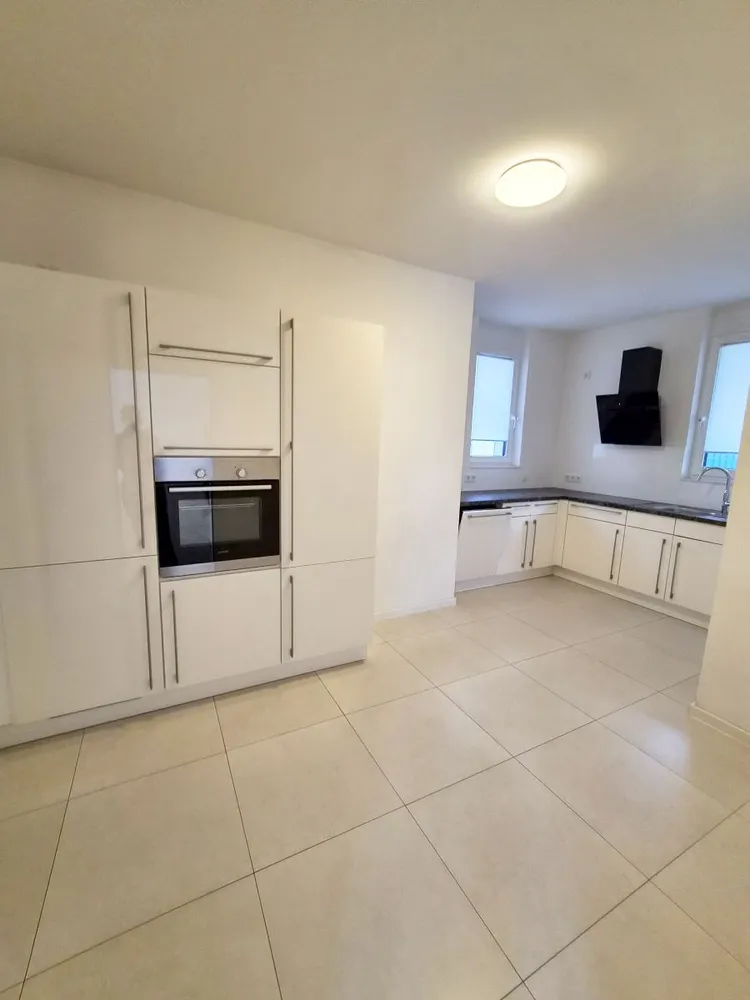 4 Zimmer Wohnung mit 160 m² in Wiesbaden – Bild 7