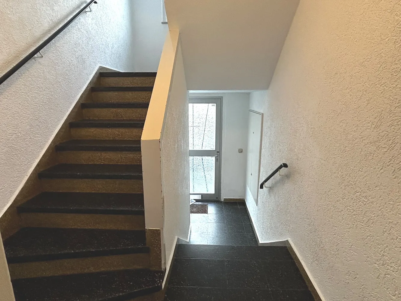 3 Zimmer Wohnung mit 90 m² in Krefeld – Bild 2