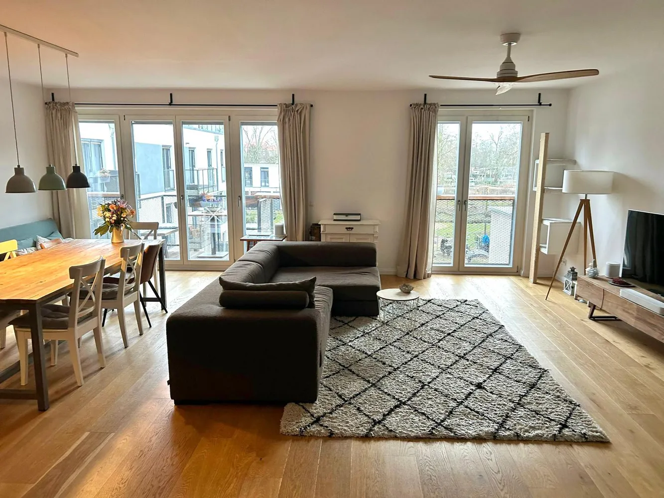 4 Zimmer Wohnung mit 124 m² in Berlin – Bild 1