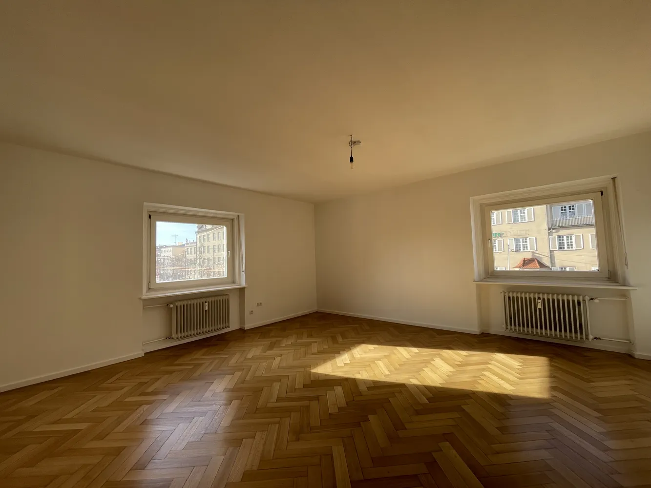 5 Zimmer Wohnung mit 147 m² in München – Bild 1
