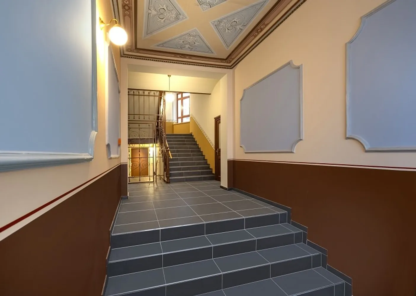 5 Zimmer Wohnung mit 123 m² in Chemnitz – Bild 2