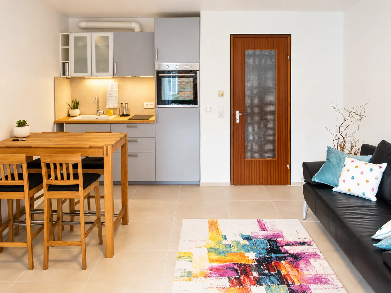 1 room apartment with 36 m² in Stuttgart – Photo 2