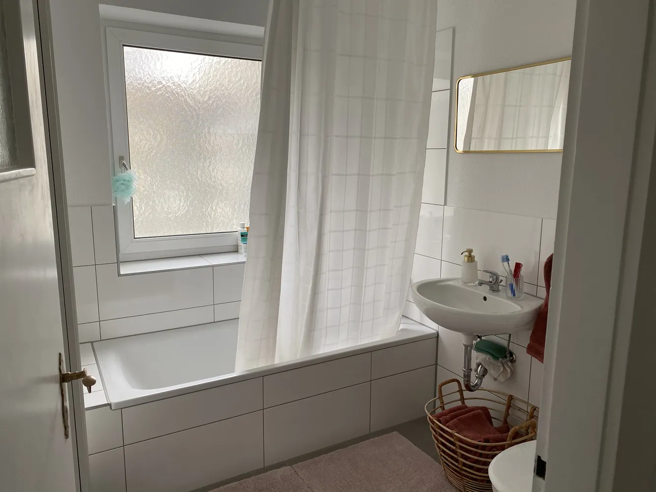 2 Zimmer Wohnung mit 63 m² in Wiesbaden – Bild 2