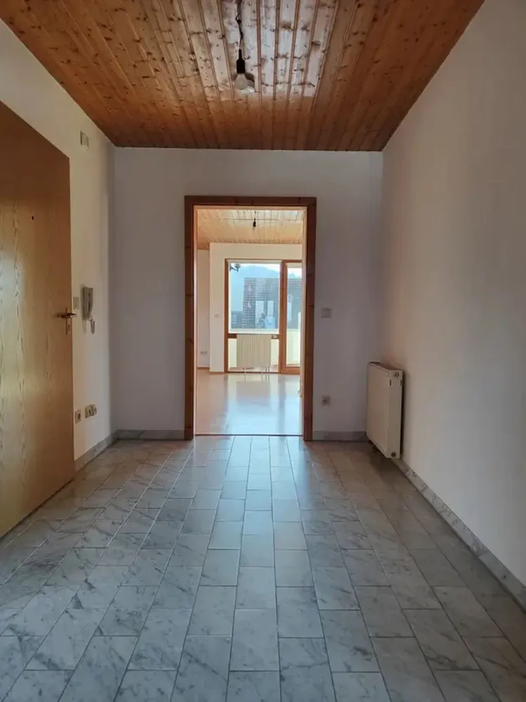 4 Zimmer Wohnung mit 100 m² in Karlsruhe – Bild 2