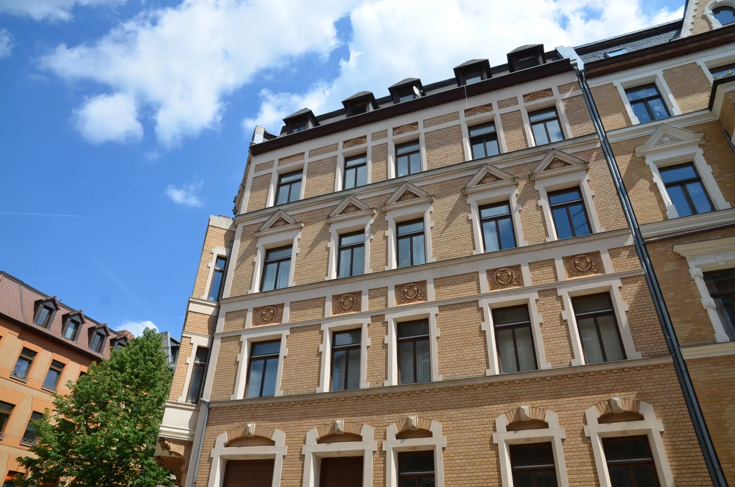 2 Zimmer Wohnung mit 74 m² in Halle (Saale) – Bild 2