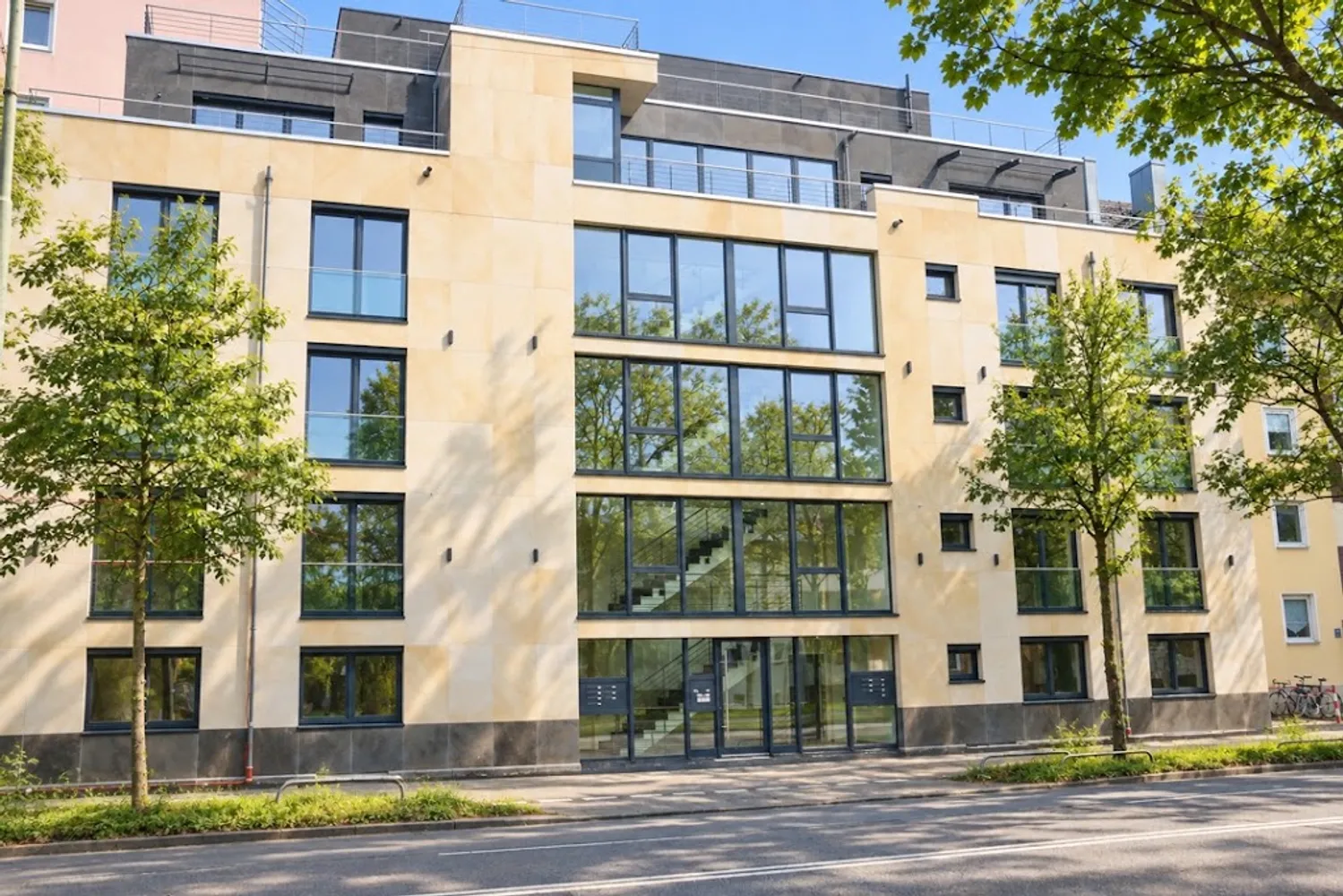 4 room apartment with 123 m² in Munich – Photo 1