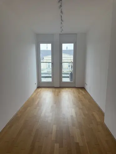 3 Zimmer Wohnung mit 100 m² in Berlin – Bild 2