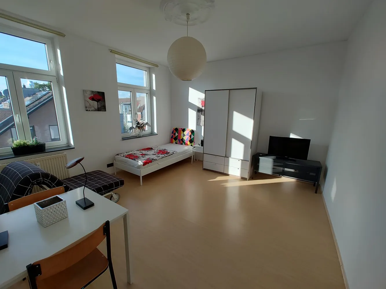1 Zimmer Wohnung mit 28 m² in Köln – Bild 2