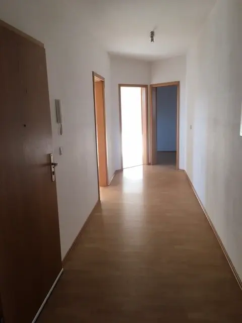 4 Zimmer Wohnung mit 96 m² in Weißenfels – Bild 2