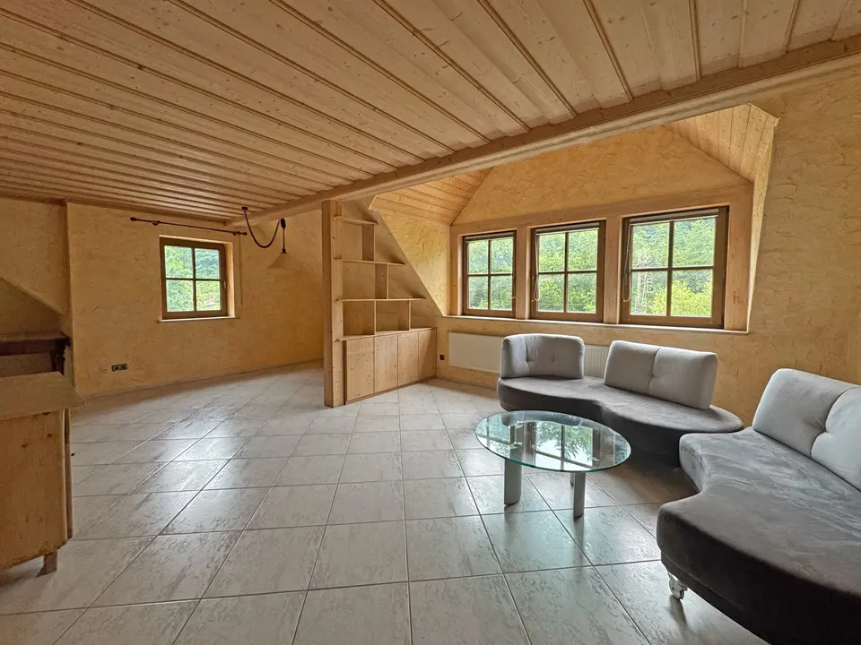 3 Zimmer Wohnung mit 113 m² in Sonneberg – Bild 2