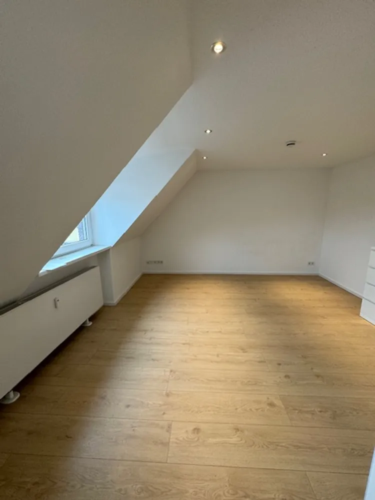 1 room apartment with 29 m² in Cologne – Photo 3