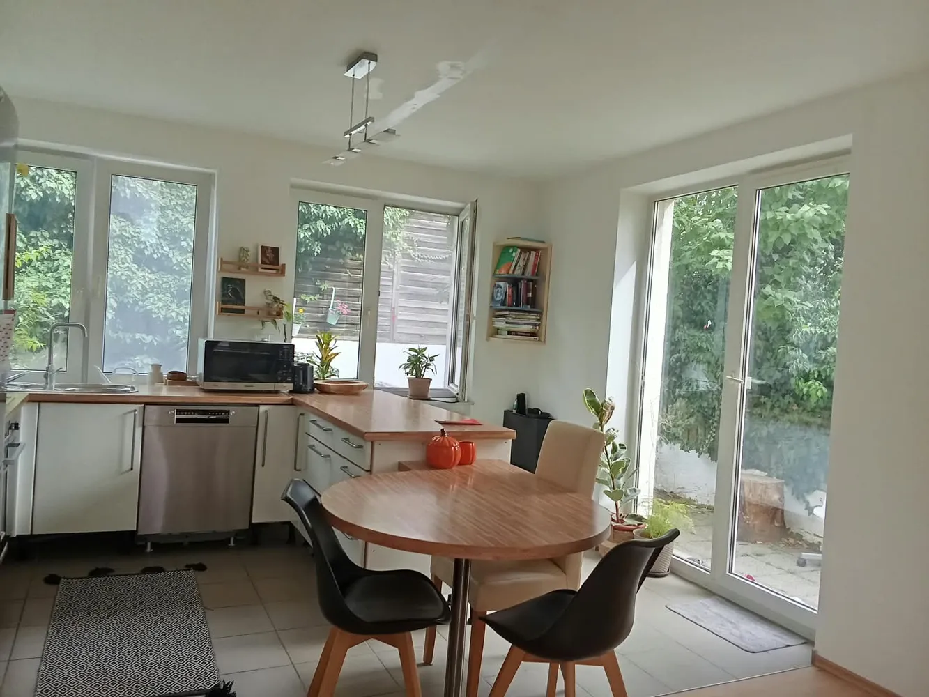 4 Zimmer Wohnung mit 80 m² in Stuttgart – Bild 2
