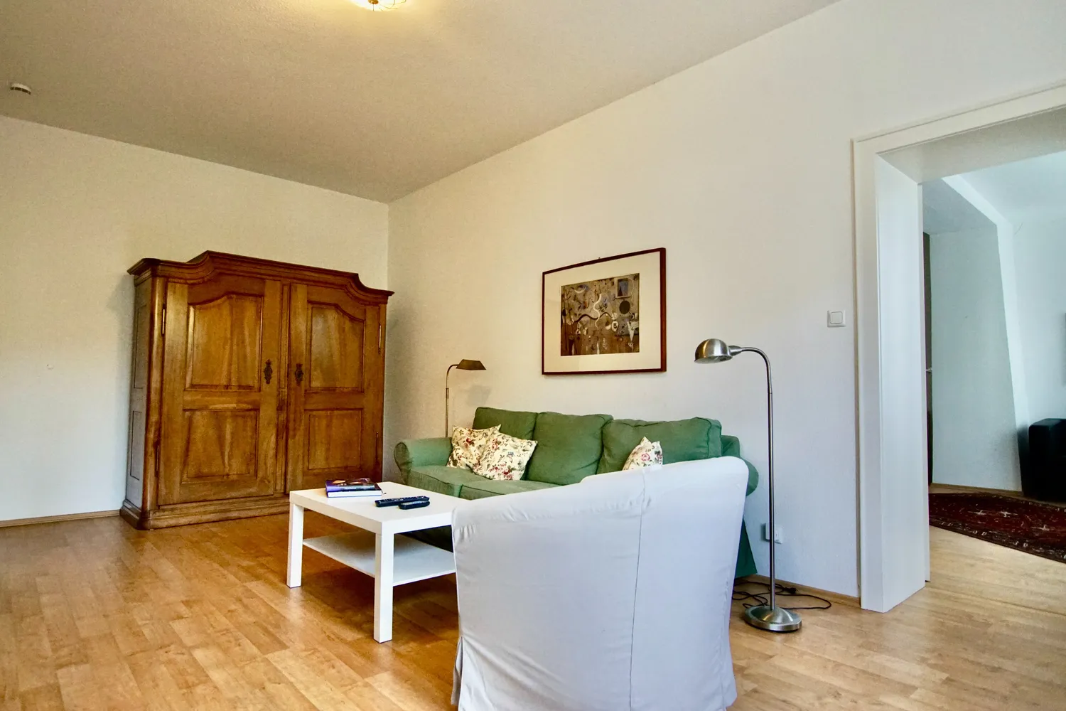 2 Zimmer Wohnung mit 80 m² in Wiesbaden – Bild 2