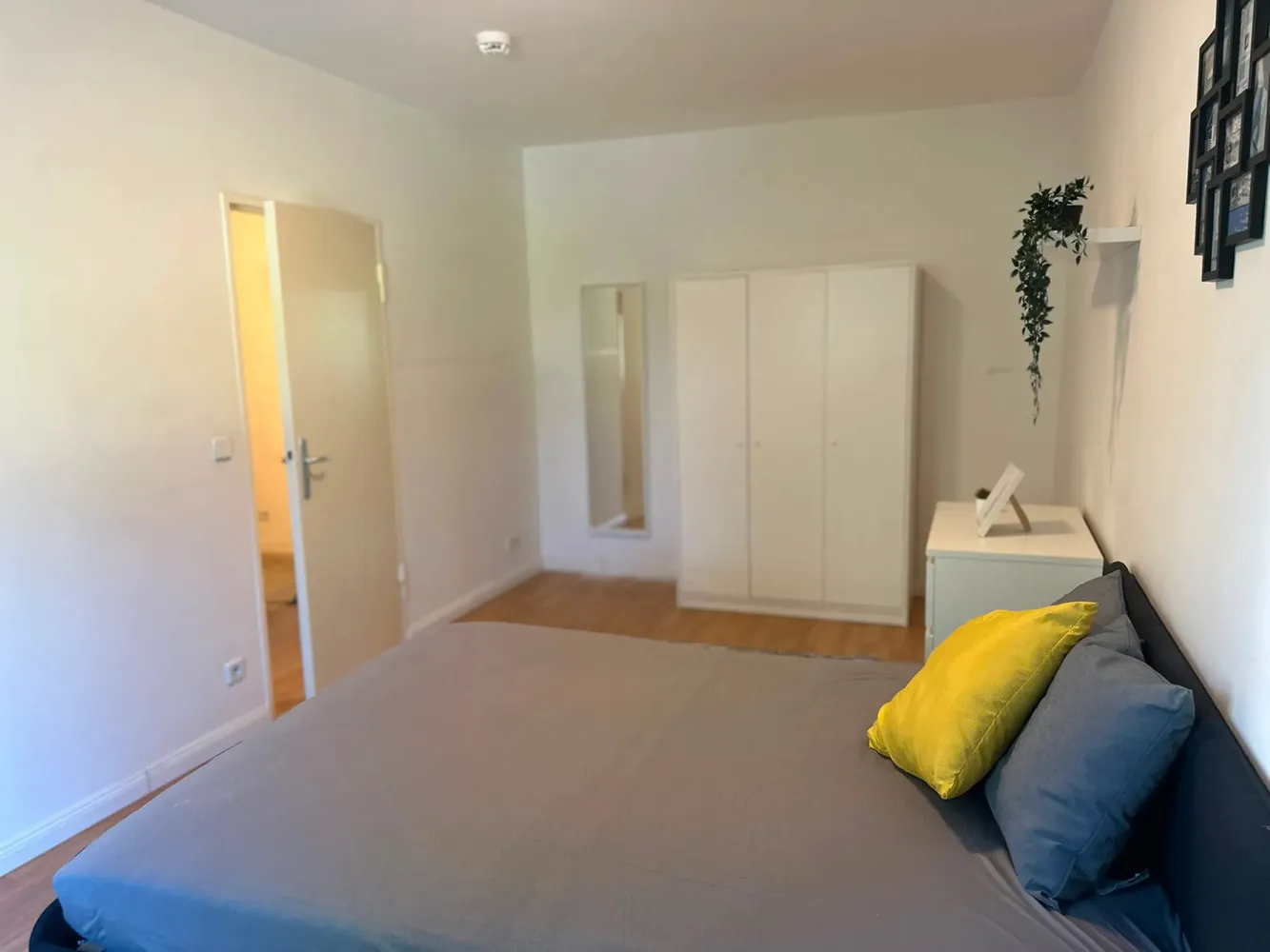 Shared room with 15 m² in Berlin – Photo 2