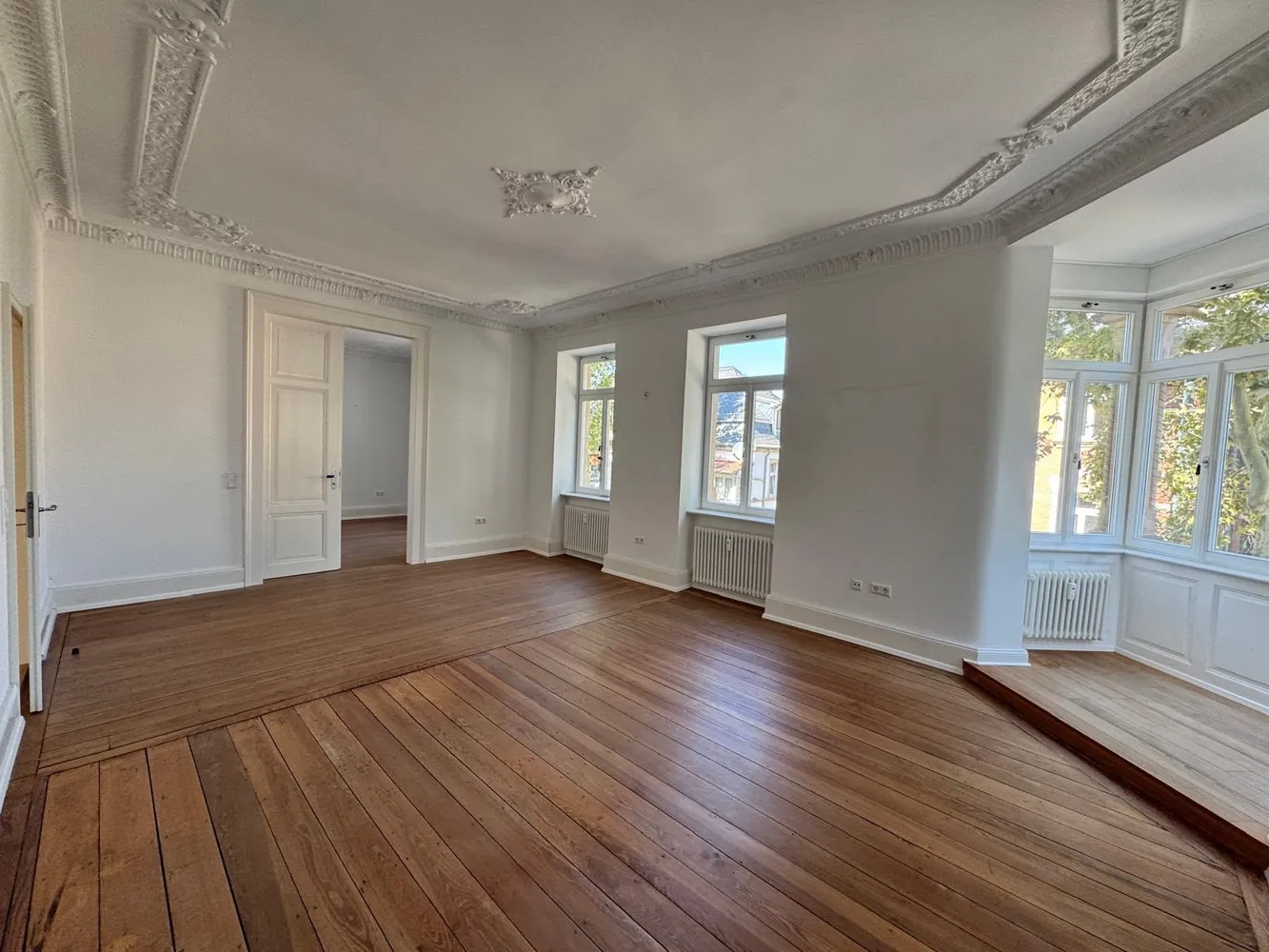 4 Zimmer Wohnung mit 117 m² in Karlsruhe – Bild 2