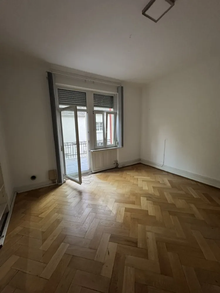 7 Zimmer Wohnung mit 260 m² in Karlsruhe – Bild 10
