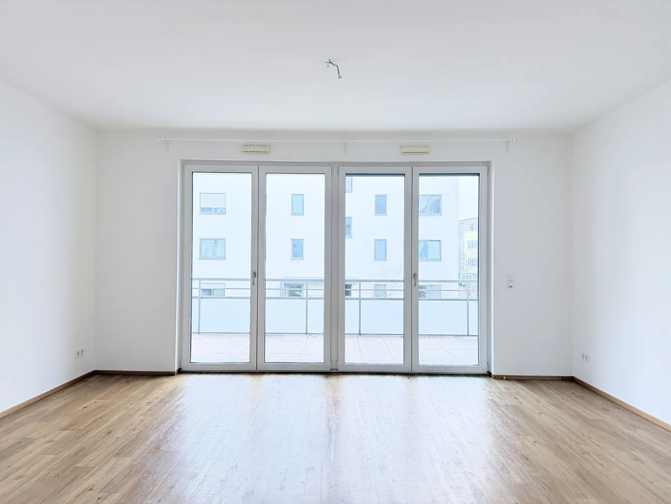 4 Zimmer Wohnung mit 112 m² in Wiesbaden – Bild 2