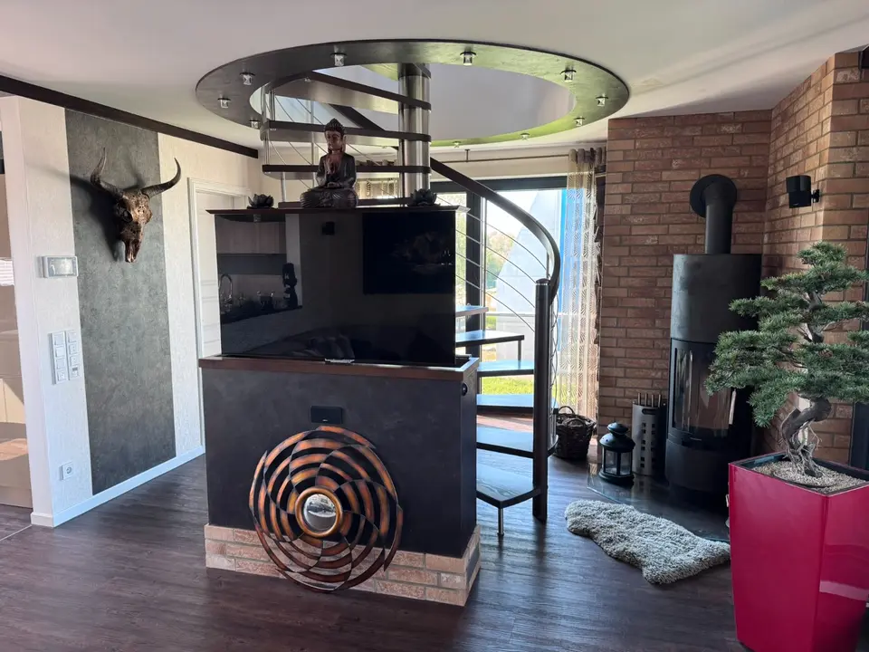 5 Zimmer Wohnung mit 210 m² in Rostock – Bild 1