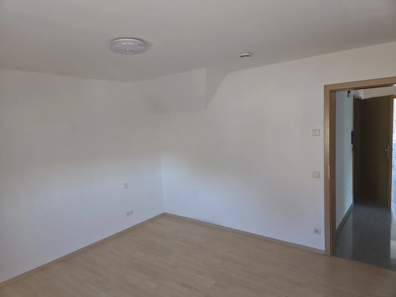5 Zimmer Wohnung mit 100 m² in Rottenburg am Neckar – Bild 3