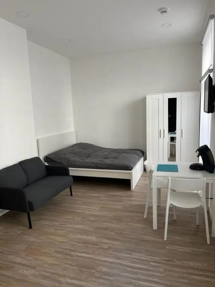 1 room apartment with 25 m² in Cologne – Photo 2