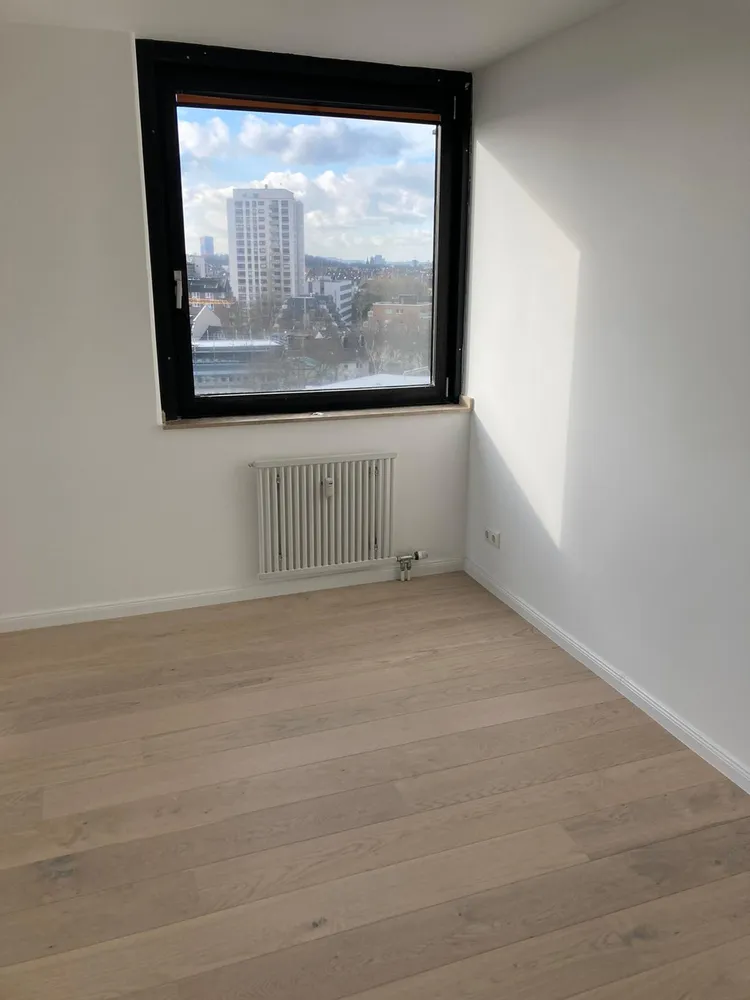 4 Zimmer Wohnung mit 107 m² in Köln – Bild 1