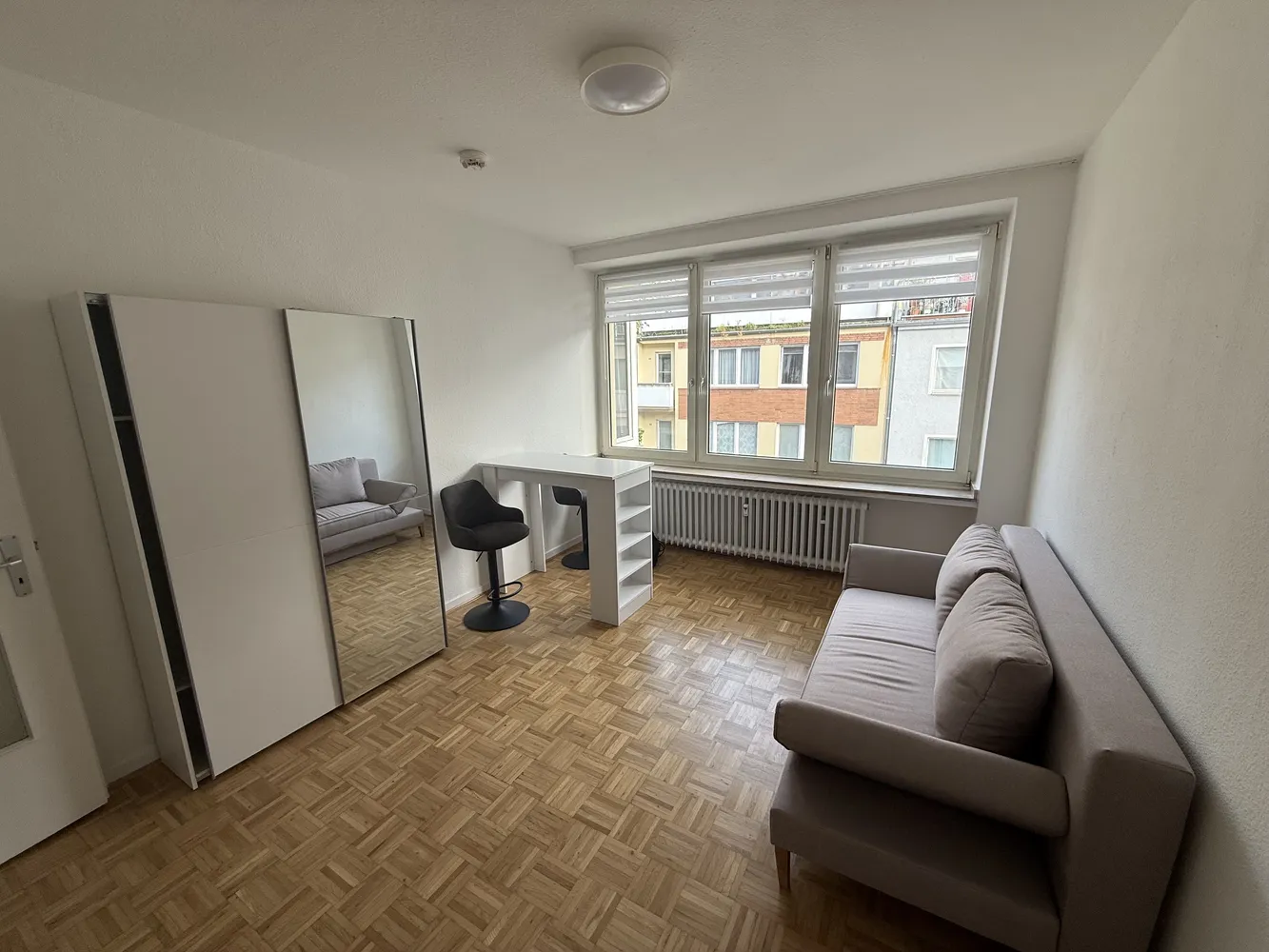 1 room apartment with 25 m² in Düsseldorf – Photo 1