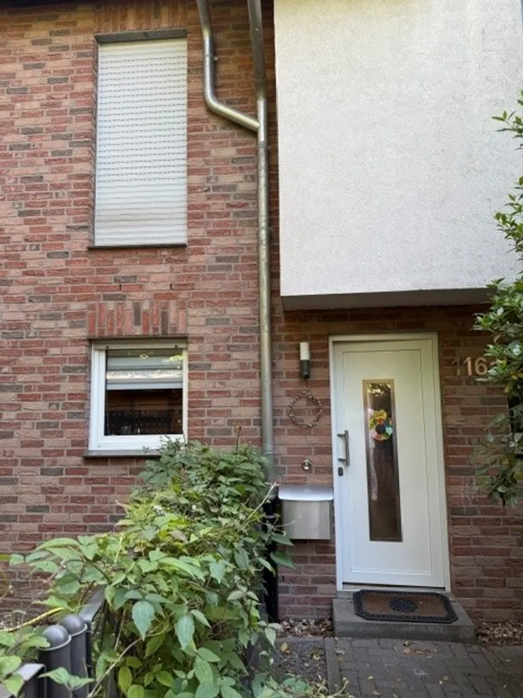 4 Zimmer Haus mit 120 m² in Krefeld – Bild 1