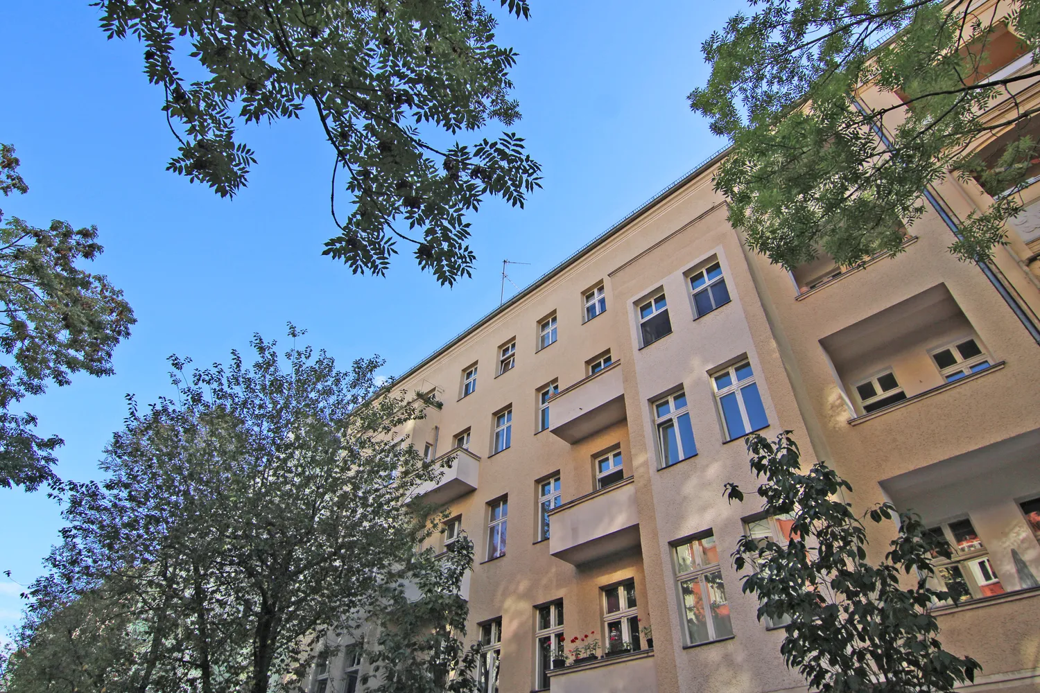 4 Zimmer Wohnung mit 110 m² in Berlin – Bild 1