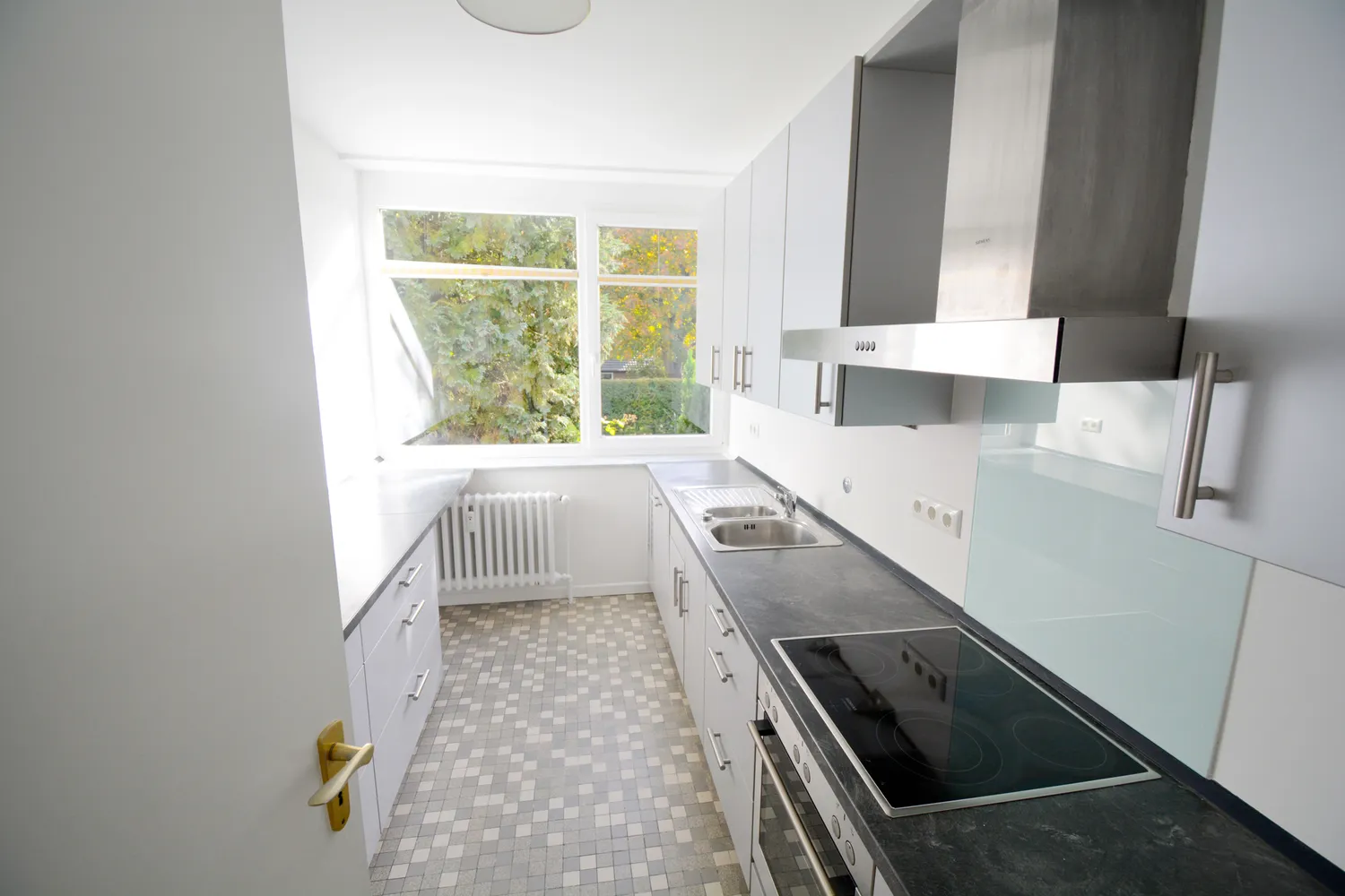 4 Zimmer Wohnung mit 140 m² in Lübeck – Bild 2