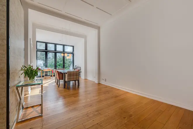 7 Zimmer Wohnung mit 210 m² in Düsseldorf – Bild 5