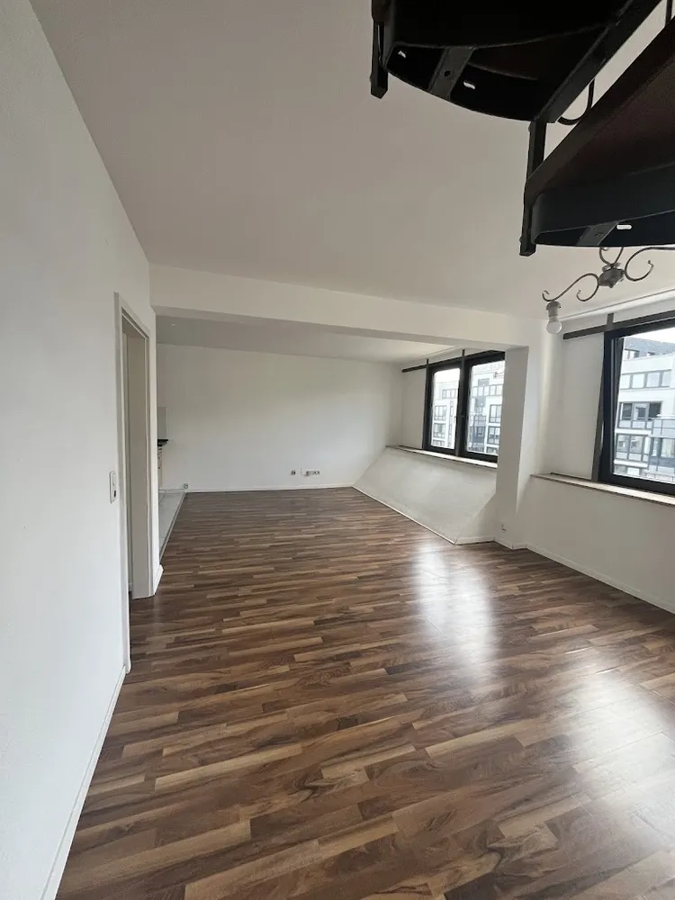 4 Zimmer Wohnung mit 121 m² in Wiesbaden – Bild 3