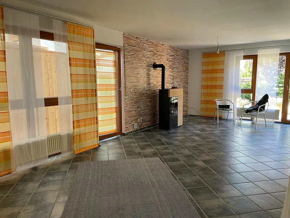 4 Zimmer Wohnung mit 160 m² in Herrenberg – Bild 1