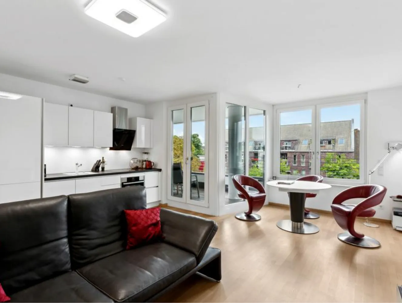 2 room apartment with 63 m² in Düsseldorf – Photo 2
