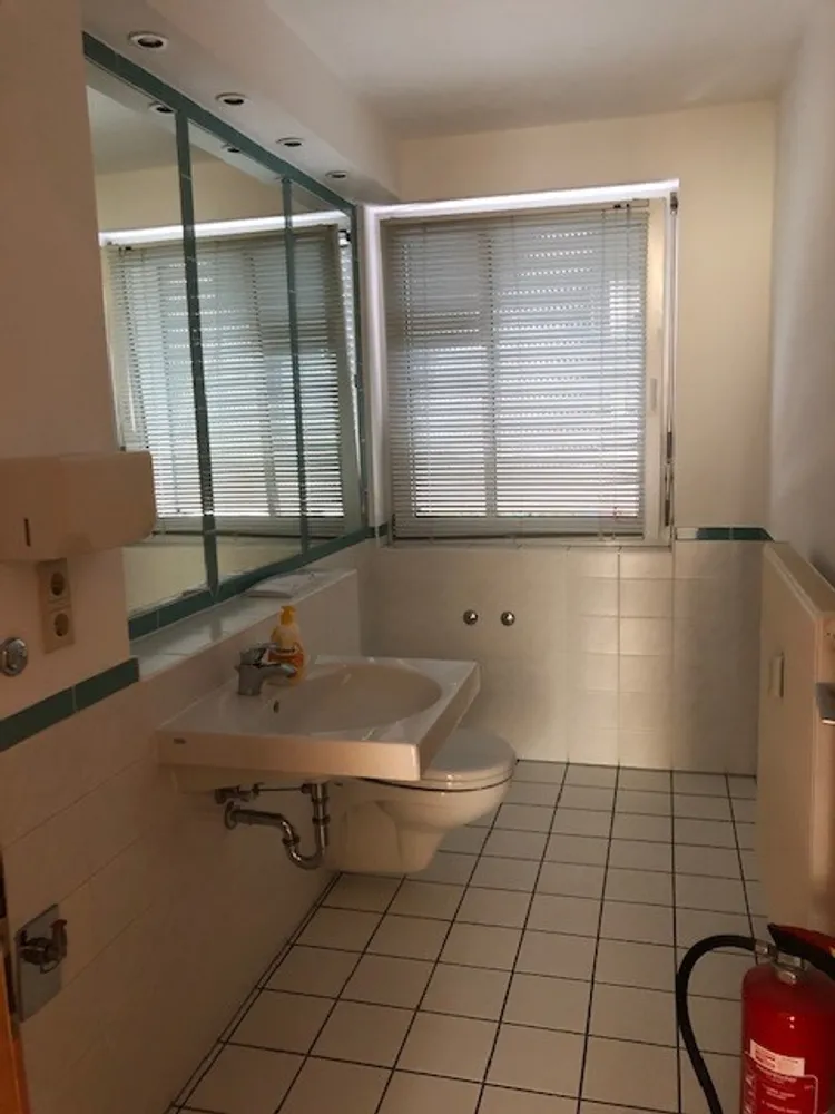 5 Zimmer Wohnung mit 180 m² in Würzburg – Bild 3