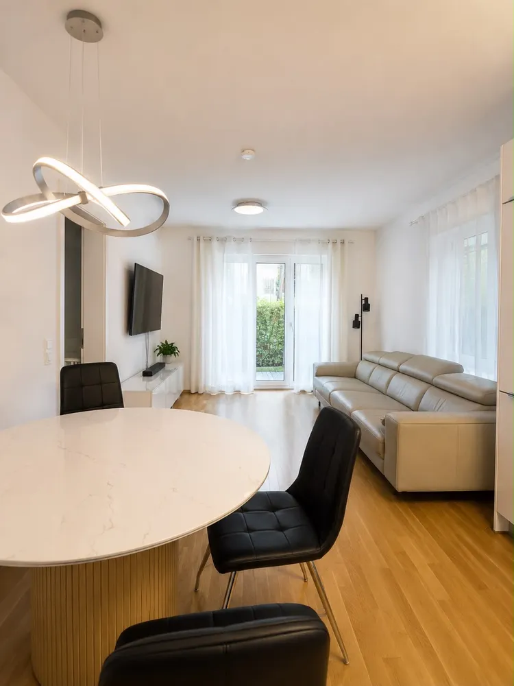3 room apartment with 80 m² in Düsseldorf – Photo 1