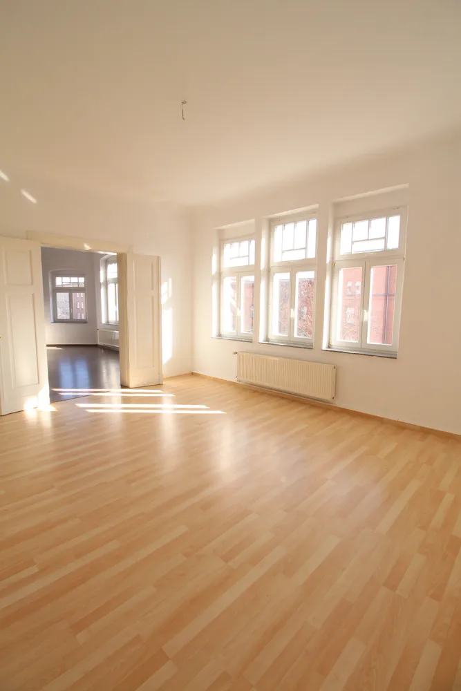 2 Zimmer Wohnung mit 104 m² in Halle (Saale) – Bild 1