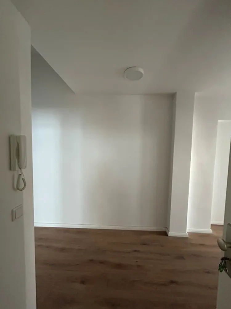 2 Zimmer Wohnung mit 111 m² in Berlin – Bild 3