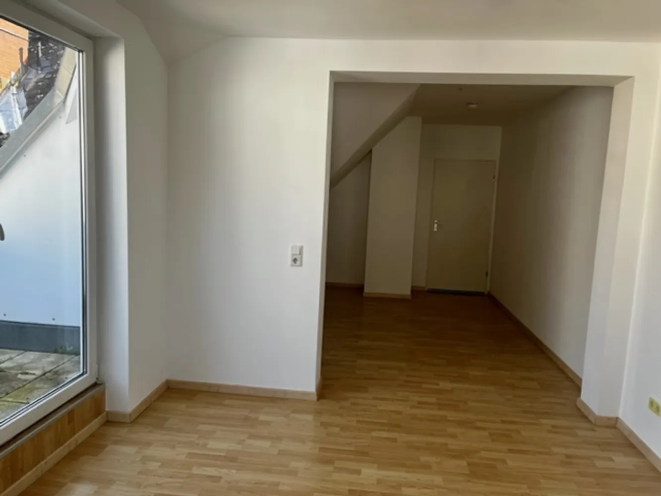 3 Zimmer Wohnung mit 100 m² in Wiesbaden – Bild 9