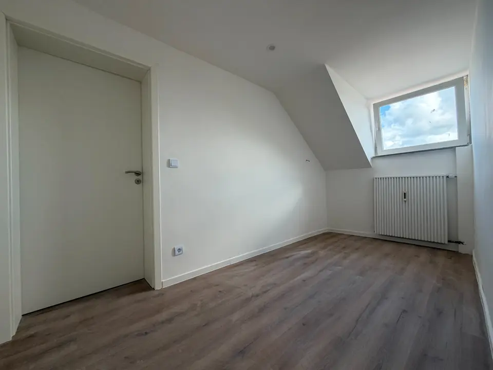 6 Zimmer Wohnung mit 140 m² in Mönchengladbach – Bild 1
