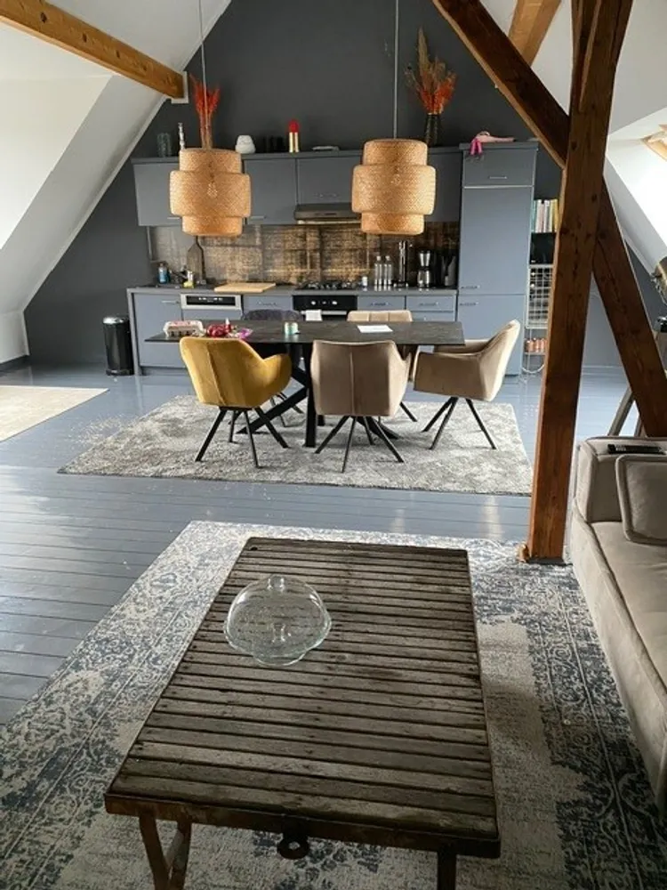 7 Zimmer Wohnung mit 165 m² in Hamburg – Bild 1