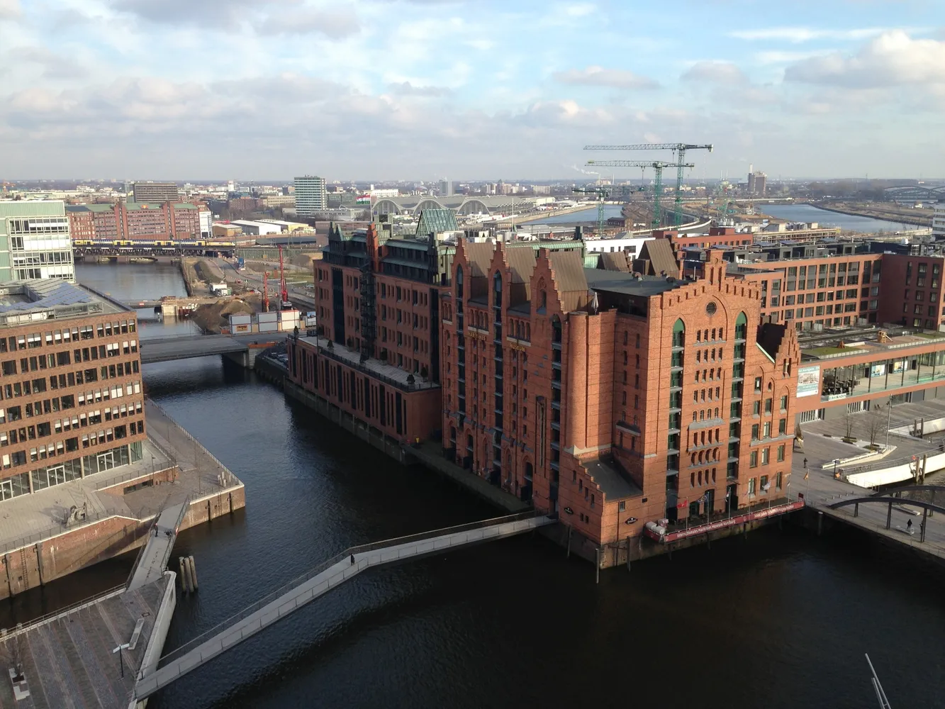 2 Zimmer Wohnung mit 118 m² in Hamburg – Bild 1