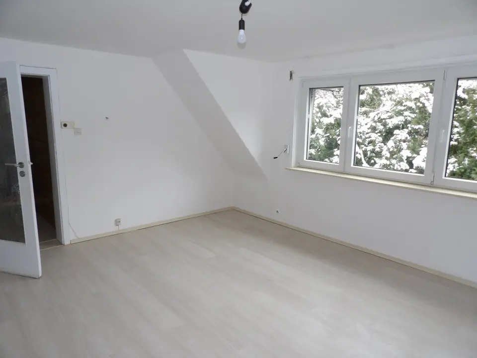 4 Zimmer Wohnung mit 98 m² in Hannover – Bild 1