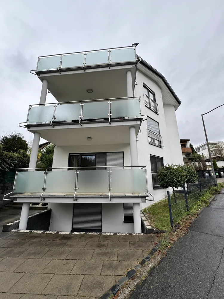 4 Zimmer Wohnung mit 151 m² in Wiesbaden – Bild 1