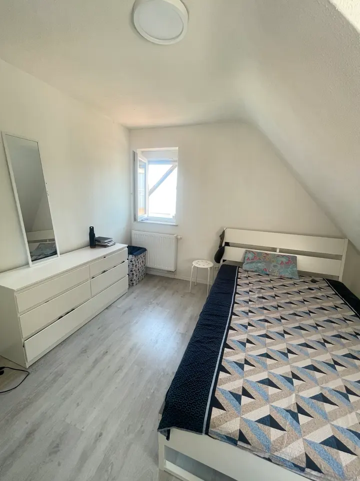 Shared room with 35 m² in Stuttgart – Photo 1