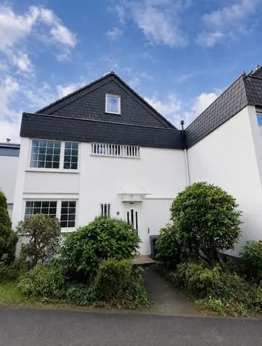 6 Zimmer Haus mit 179 m² in Bergisch Gladbach – Bild 2